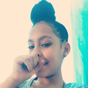 Meet your Posher, Shania